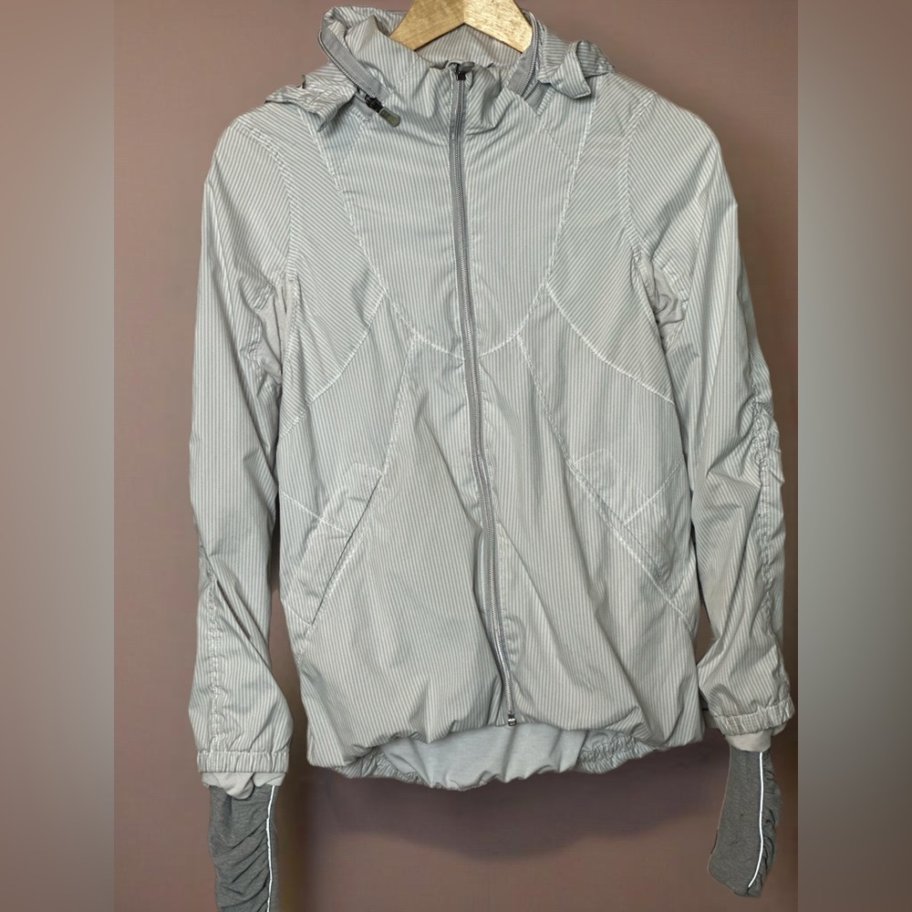 lululemon athletica Light Gray Pinstripe Hooded Windbreaker Jacket